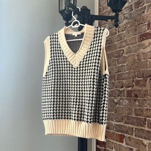 Sweater Vest! Made very well. Never worn before. One size fits all!